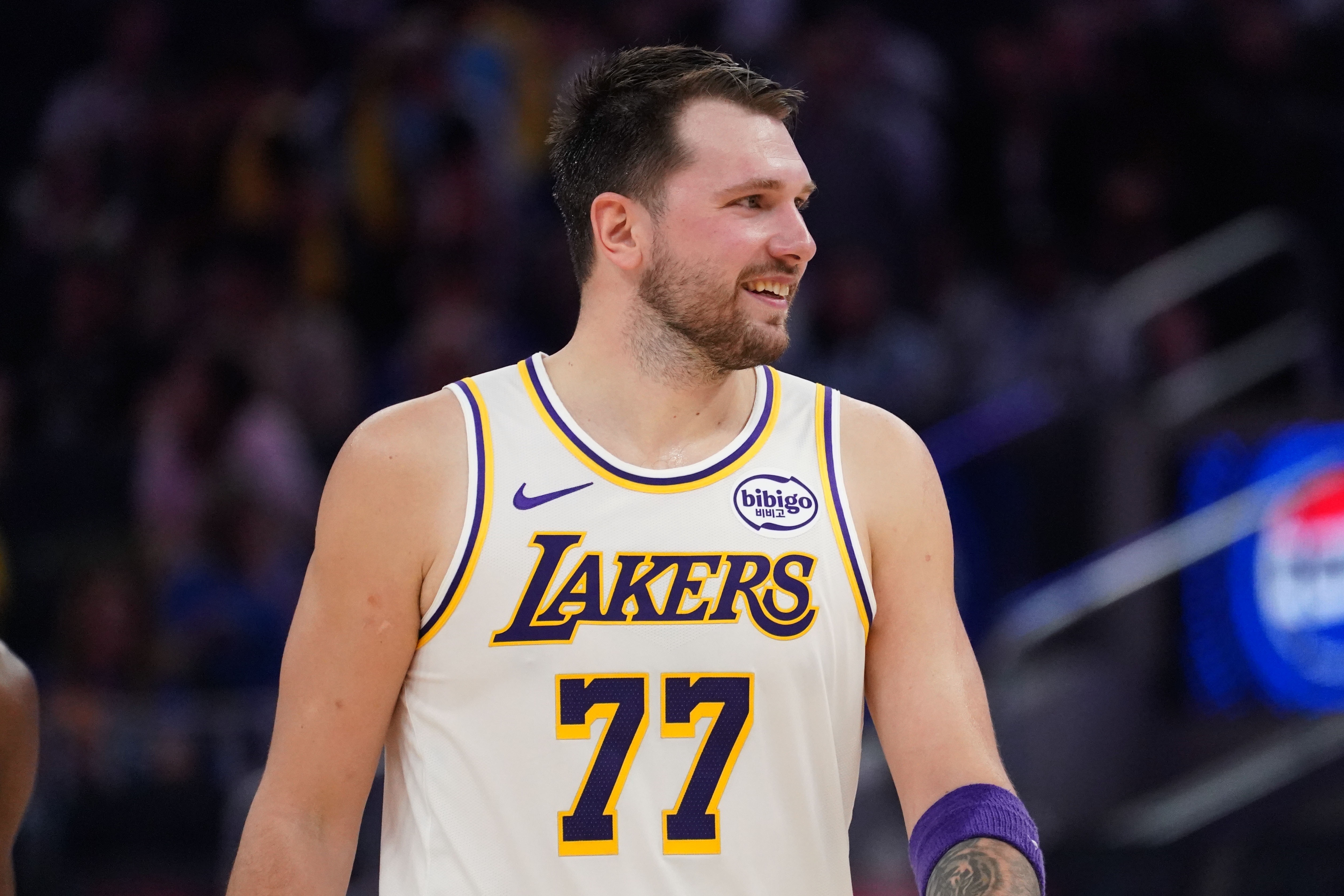 LOL Worlds 赛程-稳是很稳！东契奇22中10得27分10板7助1帽 7失误&amp;抱怨太多是瑕疵